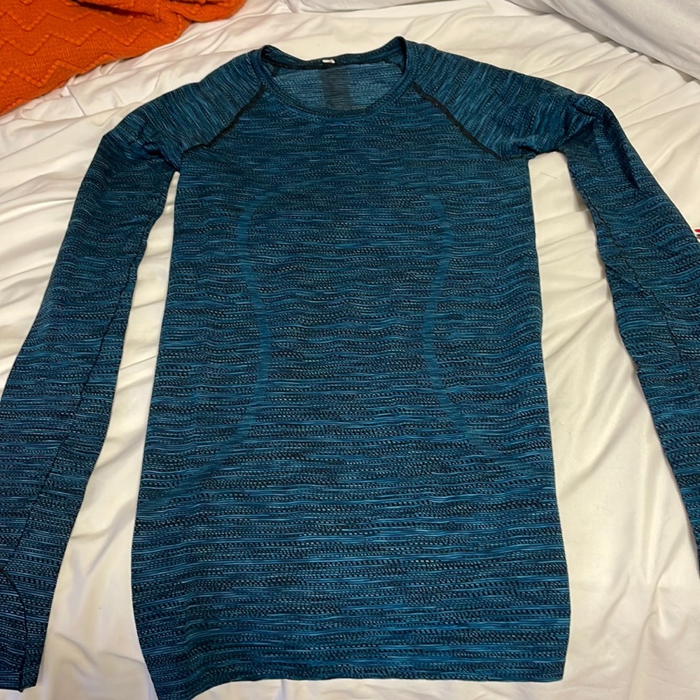 Lululemon long sleeve swiftly